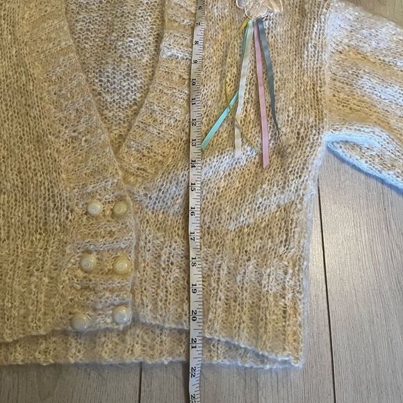 80s vintage cream mohair knit cropped cardigan with appliqué ribbon detail - Picture 10 of 10